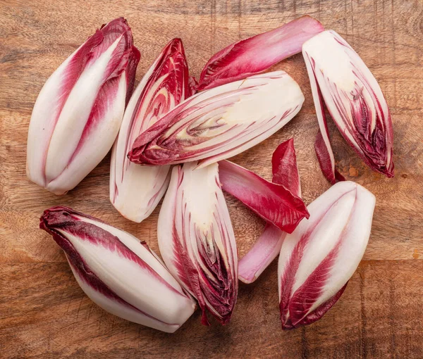 Red Endive Slices Wooden Background Top View — Stock Photo, Image