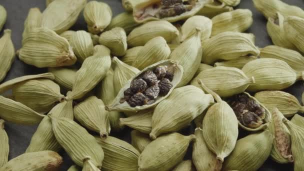 Lots Cardamom Spices Slowly Scroll Clockwise Macro Video Footage Great — Stock Video