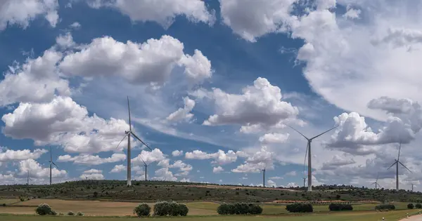 Wind Turbines Rural Landscape Stunning Cloudy Sky Background Environmentally Friendly — Stock Photo, Image