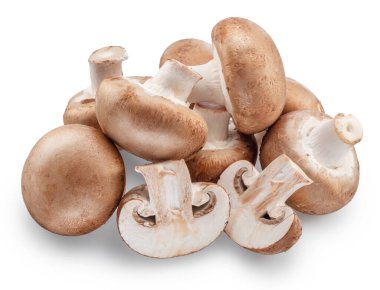 Olgun kraliyet şampiyonu mantarları ve beyaz bir arka planda şampiyonlar dilimleri. Projelerin için güzel bir sebze arka planı. Kesme yolu.