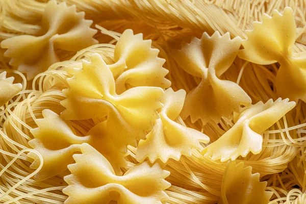 Italiaanse Pasta Farfalle Vermicelli Close Voedselachtergrond — Stockfoto
