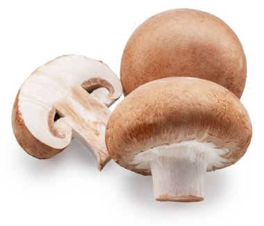 Olgun kraliyet şampiyonu mantarları ve beyaz bir arka planda şampiyonlar dilimleri. Projelerin için güzel bir sebze arka planı. Kesme yolu.