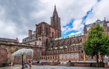 Strasbourg Katedrali ya da Leydi Strasbourg Katedrali. Fransa.