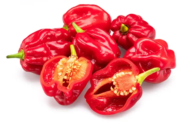 Rote Habanero Paprika Und Habanero Querschnitt Auf Weißem Hintergrund Stockfoto