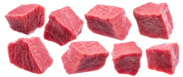 Gewürfelte Rindfleischstücke Isoliert Auf Weißem Hintergrund lizenzfreie Stockbilder