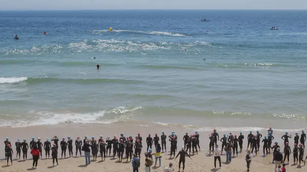 葡萄牙 Oeiras Lisbon 2024 短跑三项个人国家锦标赛 自行车和跑步 海洋游泳舞台 免版税图库图片