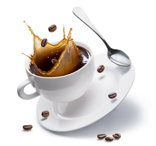 Kávéital Kávébab Fröccsenő Csésze Kávé Izolált Fehér Alapon Fogalmi Kávéital Stock Kép