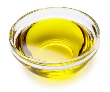 Beyaz arka planda izole edilmiş cam bir kase zeytinyağı. Dosya kırpma yolu içeriyor.