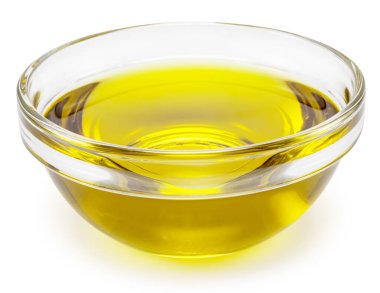 Beyaz arka planda izole edilmiş cam bir kase zeytinyağı. Dosya kırpma yolu içeriyor.