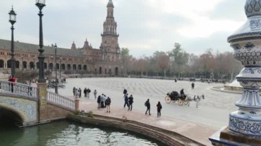 İspanya, Seville 'deki Plaza de Espana, en ünlü şehir simgesi, 10 Ocak 2025 
