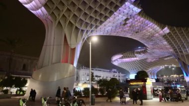 Setas de Sevilla veya Metropol Şemsiyesi, 10 Ocak 'ta Sevilla' nın en çok ziyaret edilen şehir simgesi. 2025
