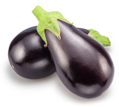 Beyaz arka planda izole edilmiş iki patlıcan ya da patlıcan. Dosya kırpma yolu içeriyor.