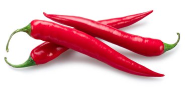 Beyaz arka planda izole edilmiş üç kırmızı kırmızı kırmızı biber. Dosya kırpma yolu içeriyor.