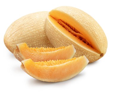 Beyaz arka planda izole edilmiş beyaz oval kavun ve kavun dilimi. Dosya kırpma yolu içeriyor.