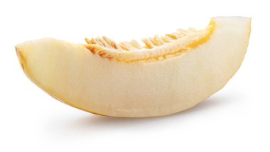 Beyaz arka planda izole edilmiş tohumları olan sarı kavun dilimi. Dosya kırpma yolu içeriyor.