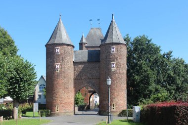 Klever Tor Xanten 'de (Almanya), Baykuş kuleleri