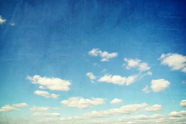 Σύννεφα Στον Γαλάζιο Ουρανό — Φωτογραφία Αρχείου