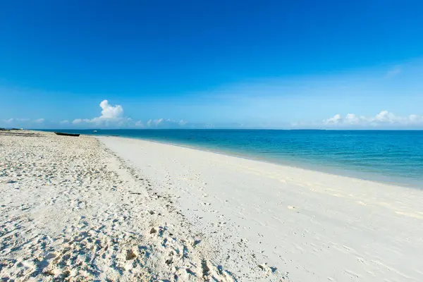 Céu Bonito Mar Azul Praia Tropical — Fotografia de Stock