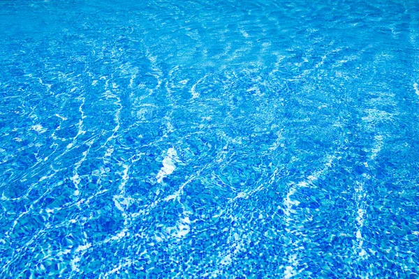 Γαλάζια Νερά Στην Πισίνα — Φωτογραφία Αρχείου