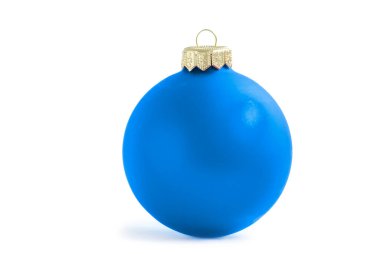  Beyaz arkaplanda izole edilmiş noel topu