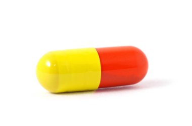 hap kapsülleri beyaz arkaplanda izole