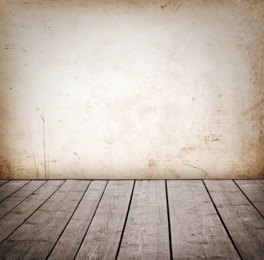 Grunge duvar ve ahşap yerde, bir oda dolusu iç panelli.