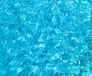 Yüzme Havuzu-güneşli yansımalar