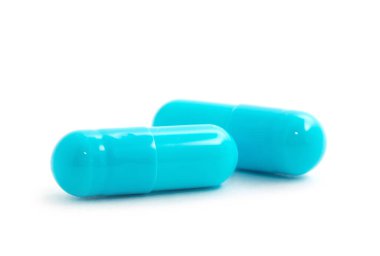 hap kapsülleri beyaz arkaplanda izole