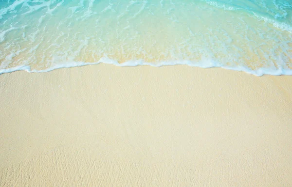 Meereswelle Sonnigen Sandstrand — Stockfoto