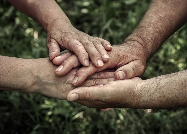 Old People Holding Hands Closeup — Stock Photo, Image
