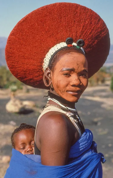 Kwazulu Natal Sudafrica Maggio 2023 Ritratto Una Bellissima Donna Zulu — Foto Stock
