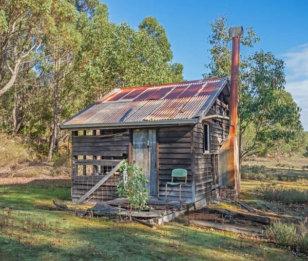 西オーストラリア州ドネリー川村の近くにある古い製材所労働者の小屋 — ストック写真