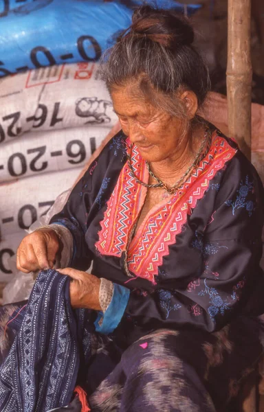 Chiang Mai Province Thailand April 2023 Hmong Woman Sewing Village — 스톡 사진
