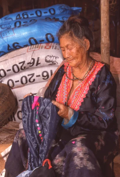 Chiang Mai Province Thailand April 2023 Жінка Хмонг Шиття Селі — стокове фото