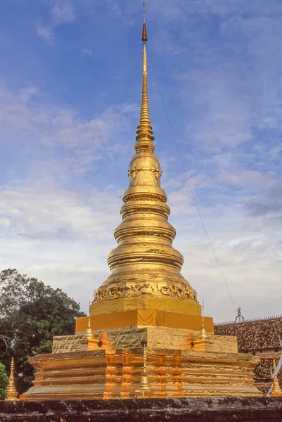 Magnífica Lanna Chedi Dourada Século Xiv Wat Phra Chae Haeng — Fotografia de Stock