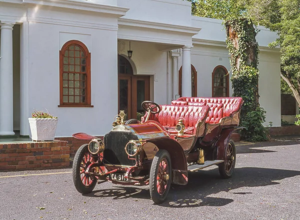南アフリカのケープタウン エイプリル社2023年17日 Dietrichは1898年から1905年までニーダーブロンで自動車の初期ドイツの製造業者でした 写真は1905年のディートリッヒ — ストック写真