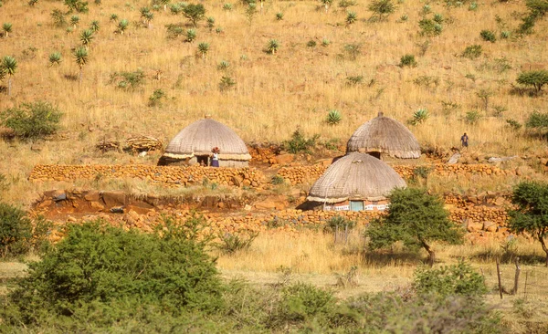 Traditionelle Zulu Bienenkorbhütten Der Nähe Von Pomeroy Einer Kleinstadt Kwazulu — Stockfoto