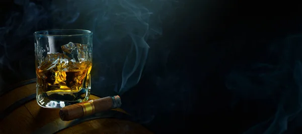 Glass Whiskey Ice Oak Barrel Smoking Cuban Cigar Dark Background — Stock Photo, Image