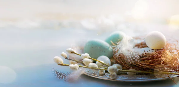 Великодній Банерний Фон Великодніми Прикрасами Яєць Весняних Квітів Щасливого Великоднього — стокове фото