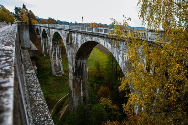 Alte Eisenbahnbrücken Aus Beton Nordpolnischen Stanczyki Stockbild
