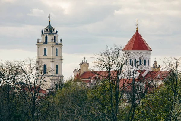 Igreja Católica São João Catedral Ortodoxa Dormição Theotokos Primavera Vilnius — Fotografia de Stock