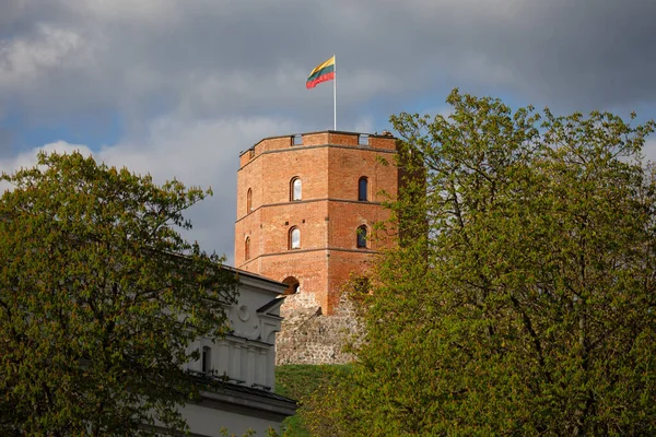 Вільнюс Литва Квітня 2023 Замок Гедимінас Пагорбі Старому Центрі Міста — стокове фото