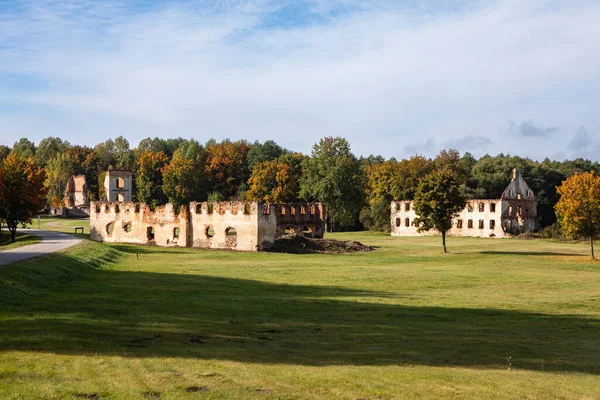 前波拉瓦共和国Merkine庄园的废墟 这是波兰立陶宛联邦的一个农民社区 立陶宛Salcininkai区 — 图库照片