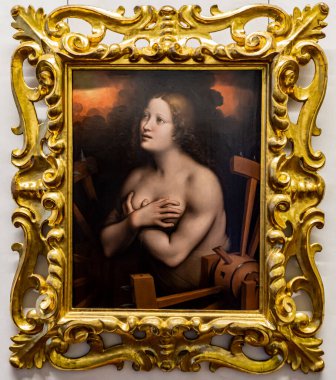 FLORENCE, ITALY - 7 Nisan 2018: Giampietrino 'nun 1530' lardan Floransa, İtalya 'daki Uffizi Galerisi' nden İskenderiyeli Aziz Catherine tablosu. Sergi, yılda 1,5 milyondan fazla ziyaretçiyle İtalya 'nın en çok ziyaret edilen müzeleri arasında yer alıyor.