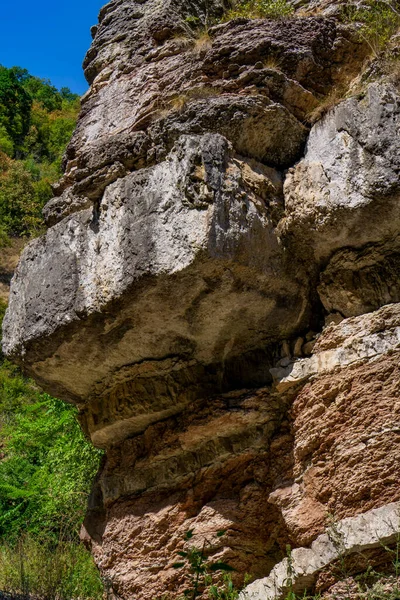 Doğu Sırbistan Daki Boljetin Nehir Boğazındaki Jeolojik Oluşumlara Bak — Stok fotoğraf