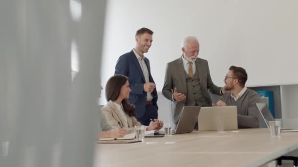 Üzletemberek Üzletasszonyok Működik Együtt Office Csoport — Stock videók