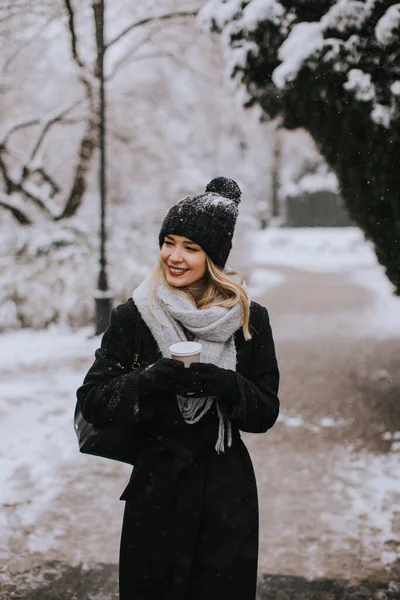 Pretty Young Woman Warm Clothes Enjoying Snow Takeaway Coffee Cup — Photo