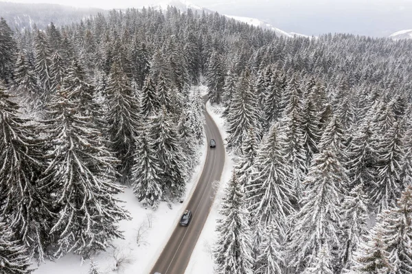 Drone Vista Carretera Montaña Invierno Nevado —  Fotos de Stock