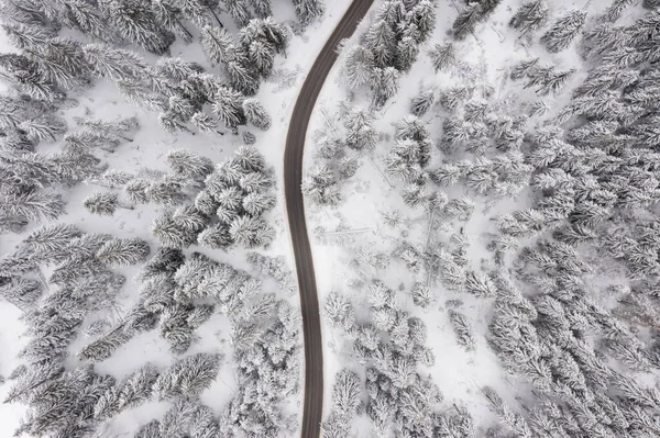 Drone Vista Carretera Montaña Invierno Nevado —  Fotos de Stock