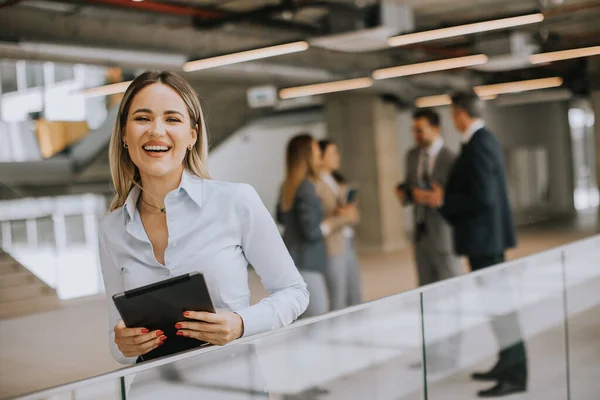 Young Business Woman Standing Digital Tablet Office Hallway — Stock Photo, Image